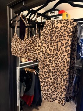 lululemon athletica Leopard Print Leggings & Sports Bra Set - Tan and Black